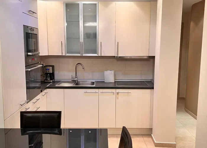 Agias Sofias Central Apartment